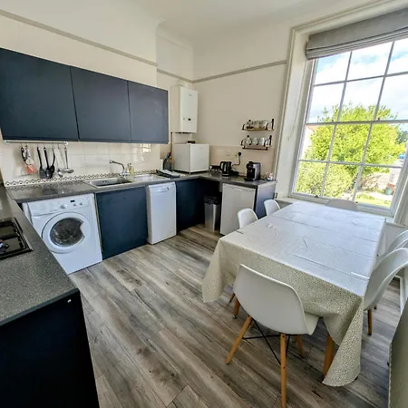 Eastgate Flat 23b 아파트