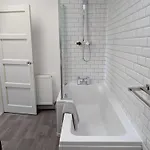 Eastgate Flat 23b 公寓 *