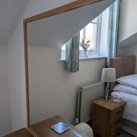 Eastgate Flat 23b