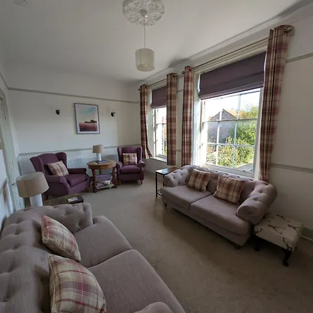 Eastgate Flat 23b *