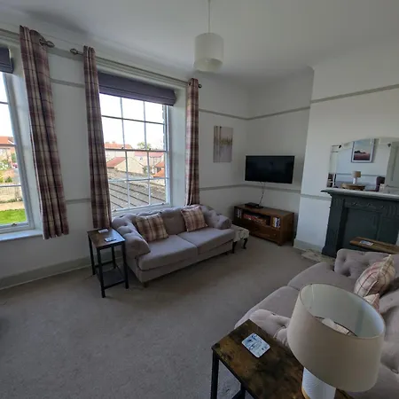 Eastgate Flat 23b * Pickering