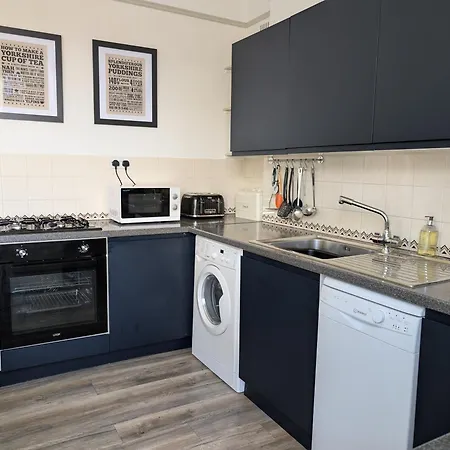 Eastgate Flat 23b *